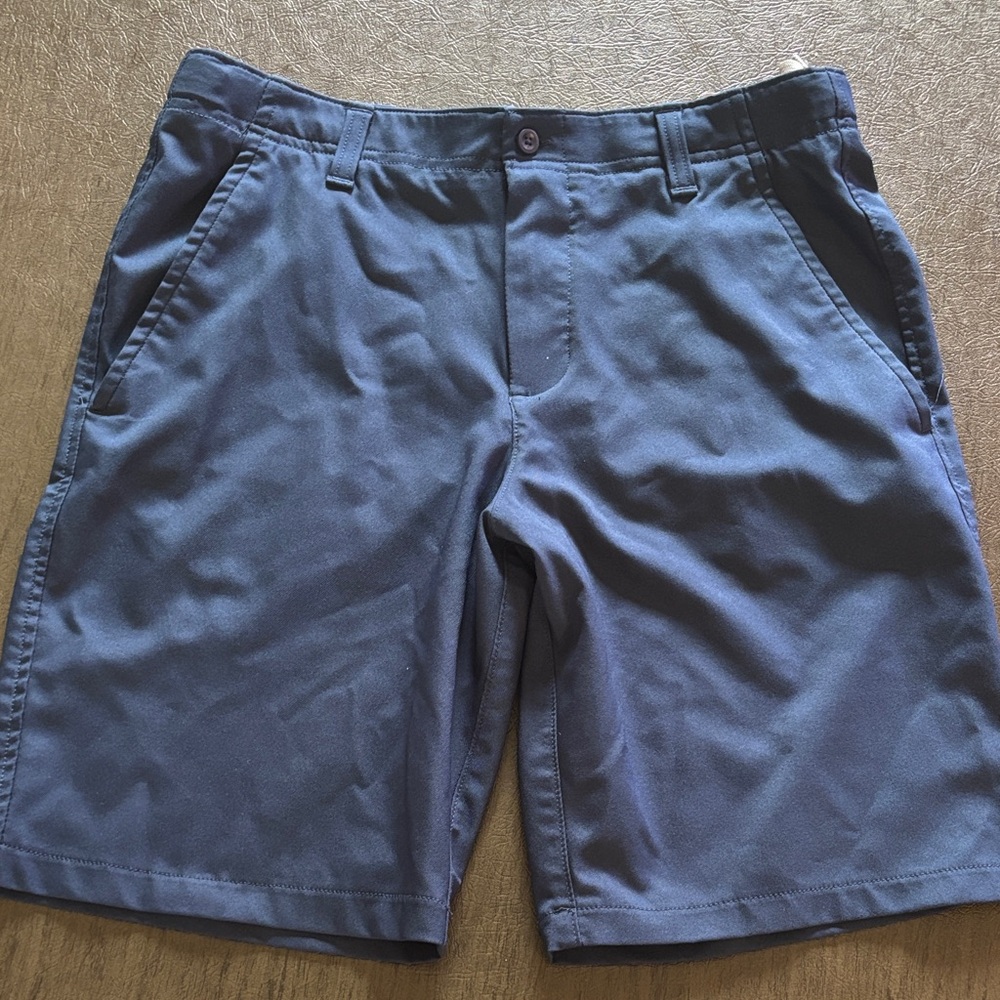 Under Armour boys youth golf shorts. Navy